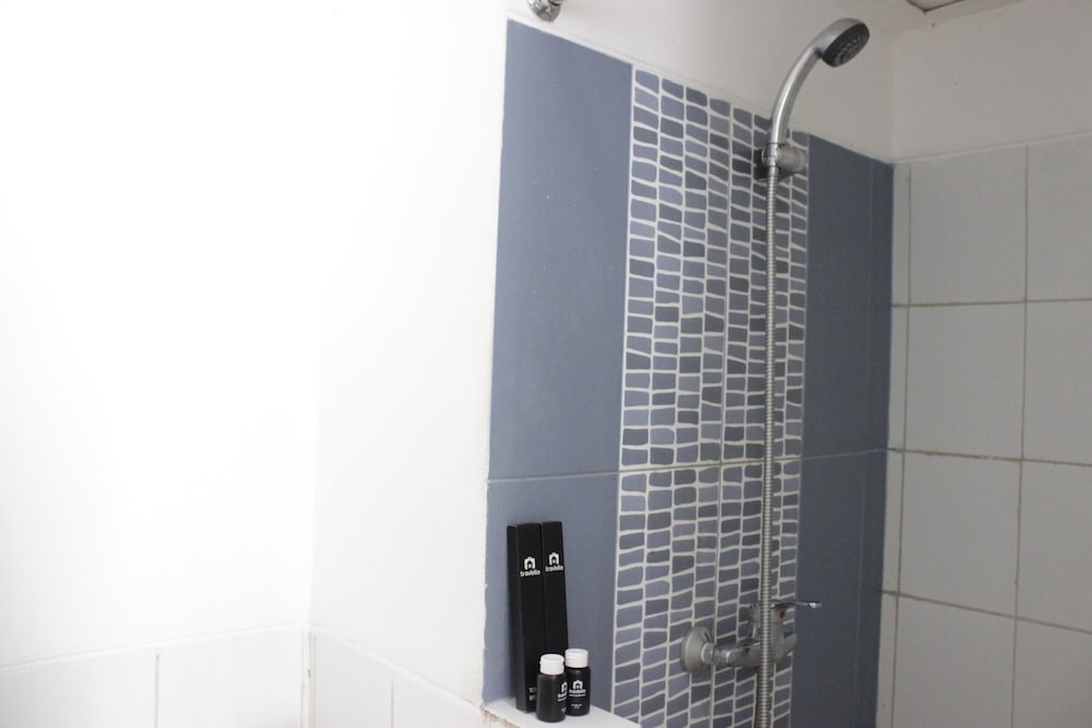 spacious studio room at the jarrdin cihampelas apartment