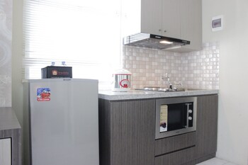 spacious studio room at the jarrdin cihampelas apartment