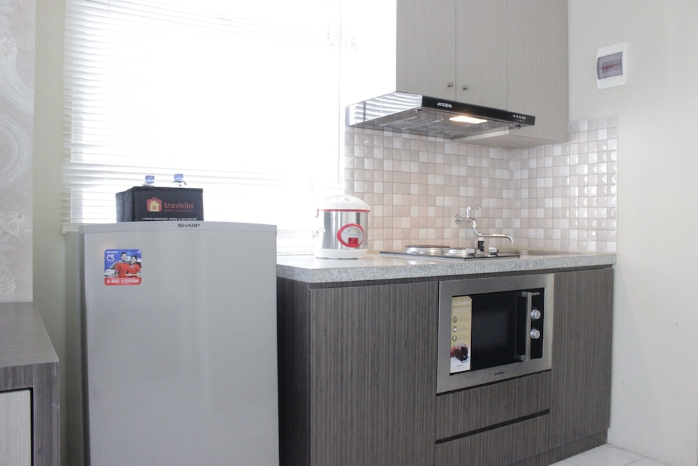 spacious studio room at the jarrdin cihampelas apartment