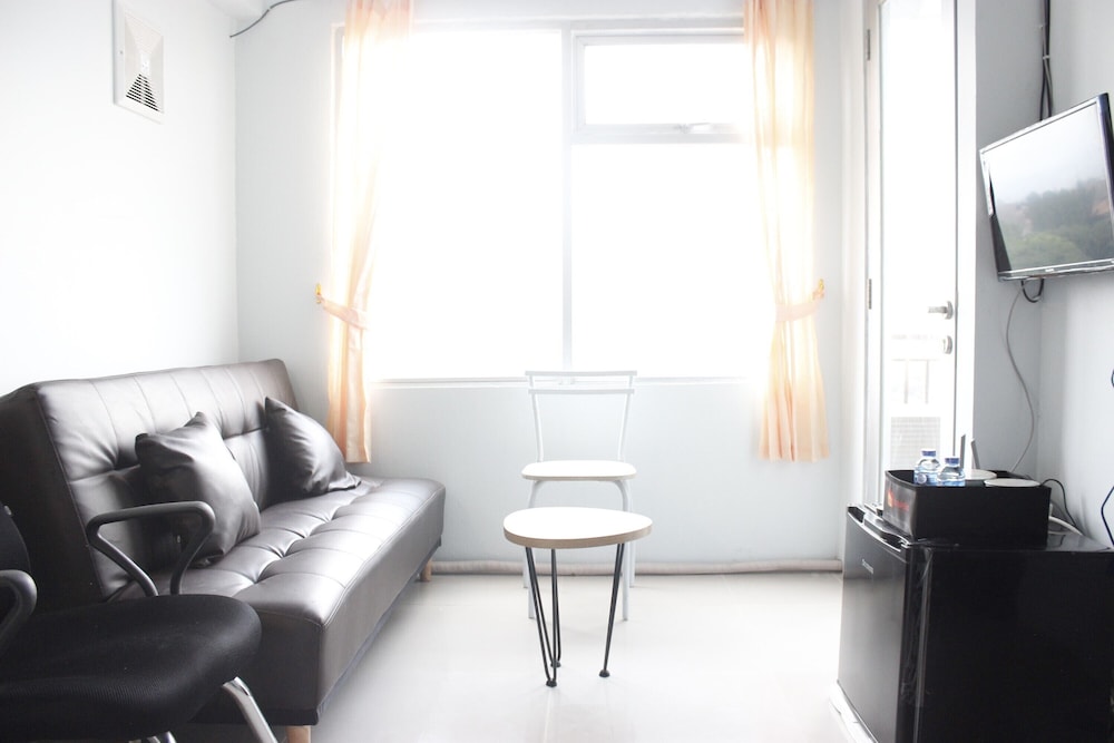 modest 2br apartment at the jarrdin cihampelas