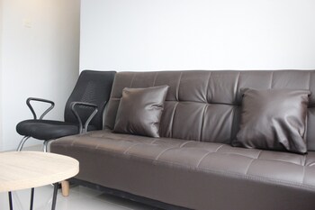 modest 2br apartment at the jarrdin cihampelas