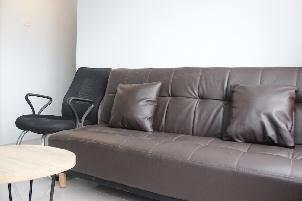 modest 2br apartment at the jarrdin cihampelas