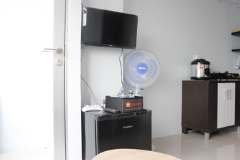 modest 2br apartment at the jarrdin cihampelas