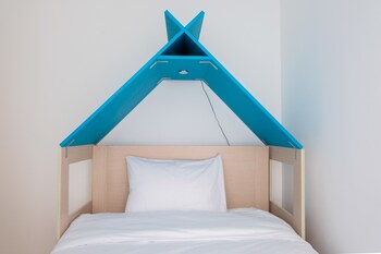 minimalist 2br apartment at m town residence