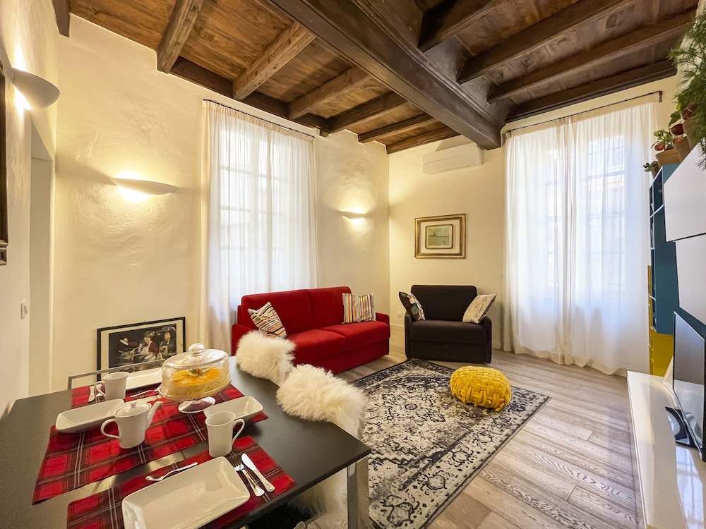 lux apartment castello