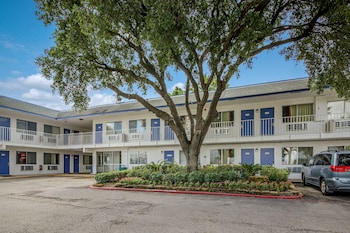 Motel 6 Conroe, Tx,Montgomery>>Conroe,2 star