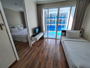 my resort hua hin family room pool view