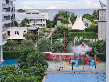 my resort hua hin family room pool view