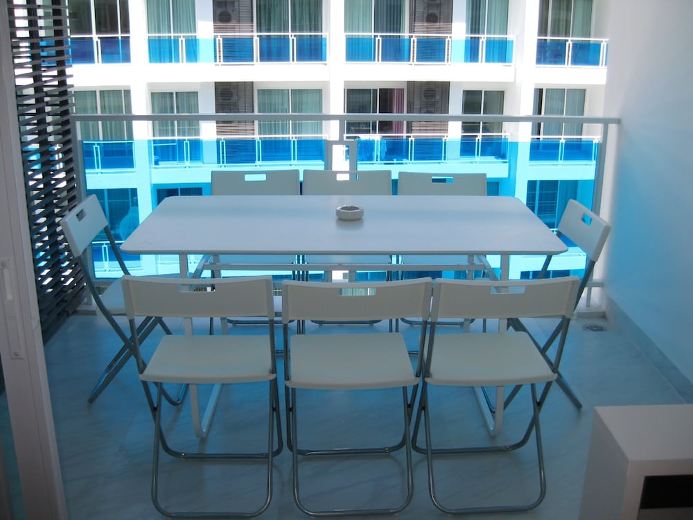 my resort hua hin family room pool view