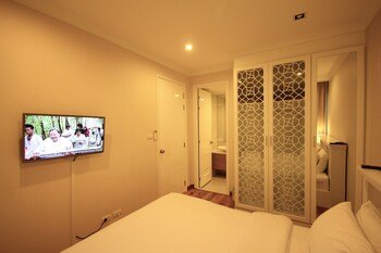 my resort hua hin family room pool view