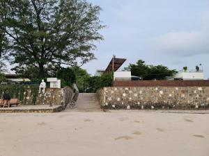 my resort hua hin family room pool view