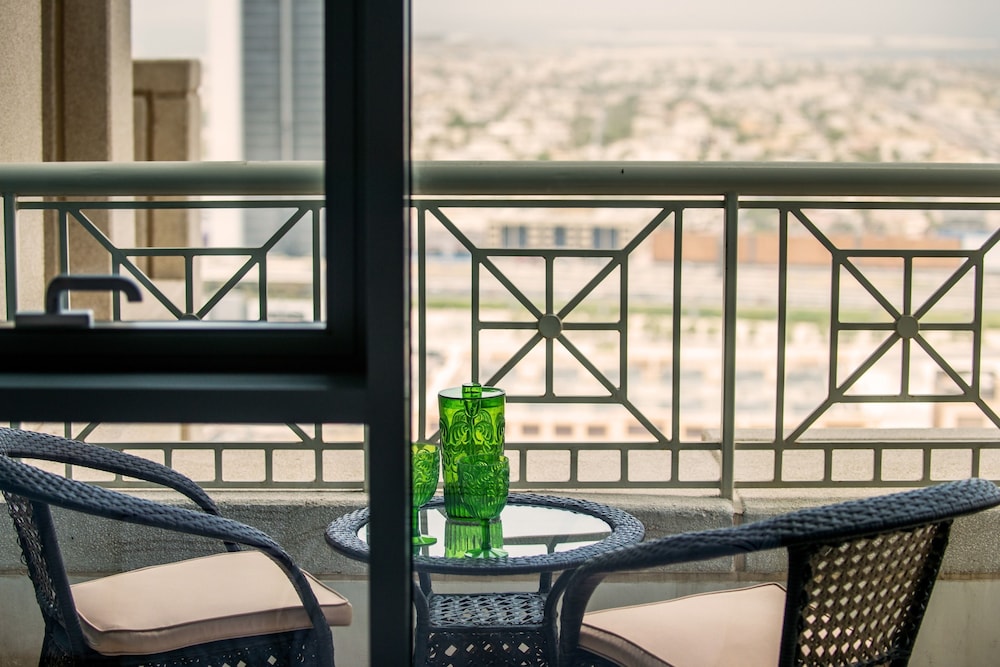 dream inn apartments 29 boulevard private terrace