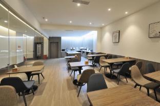 hanting hotel wansheng old street