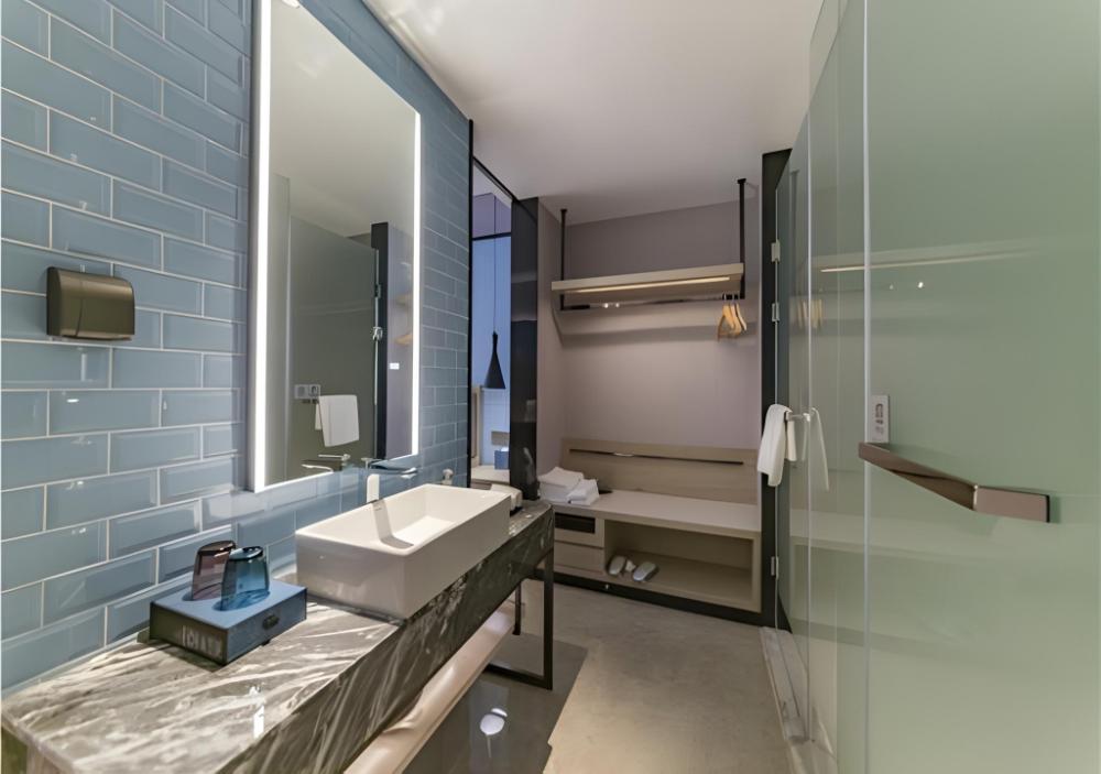 echarm hotel nanjing banqiao liucun metro station