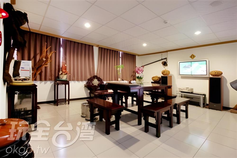 sun moon lake sunflower house