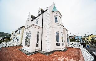 the strand bay hotel former oscar wilde home
