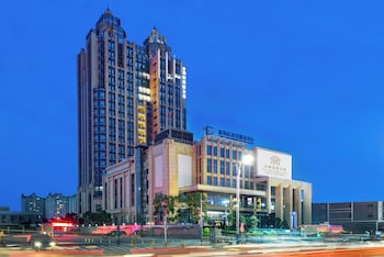 poltton international apartment guangzhou panyu government affairs center