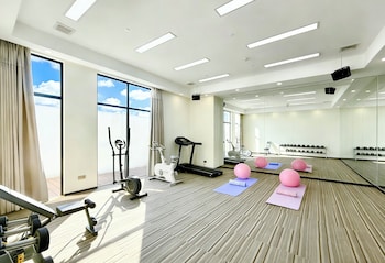 poltton international apartment guangzhou panyu government affairs center