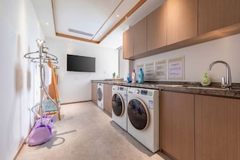 poltton international apartment guangzhou panyu government affairs center