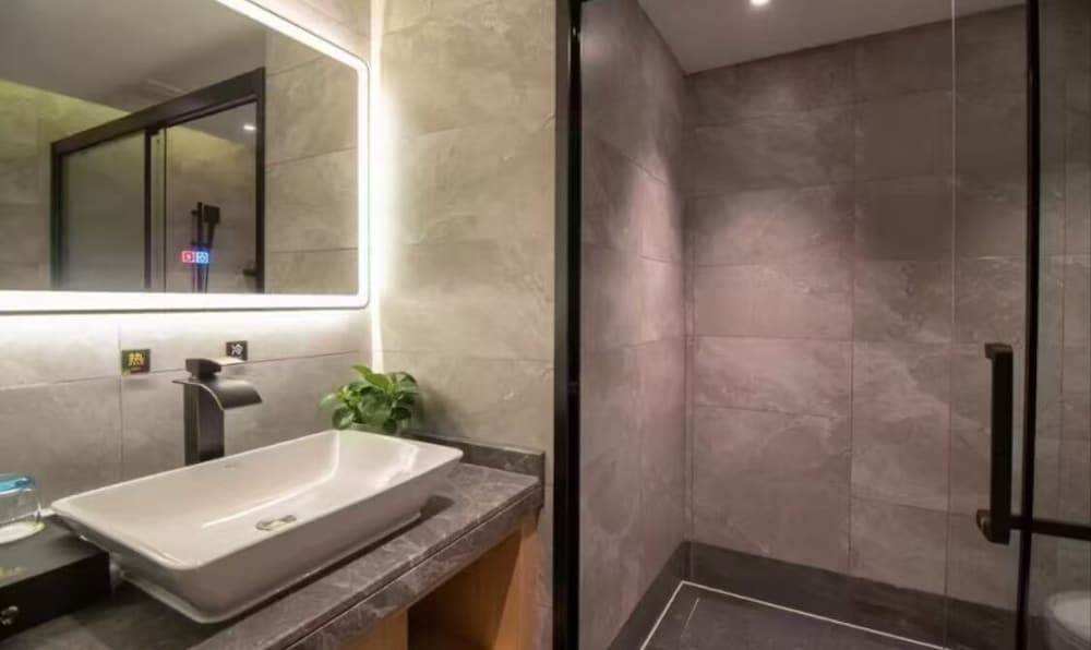 poltton international apartment liuzhou yaobu old town