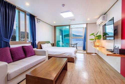 tongyoung martisbeach pension