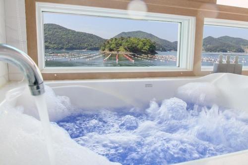 tongyoung martisbeach pension
