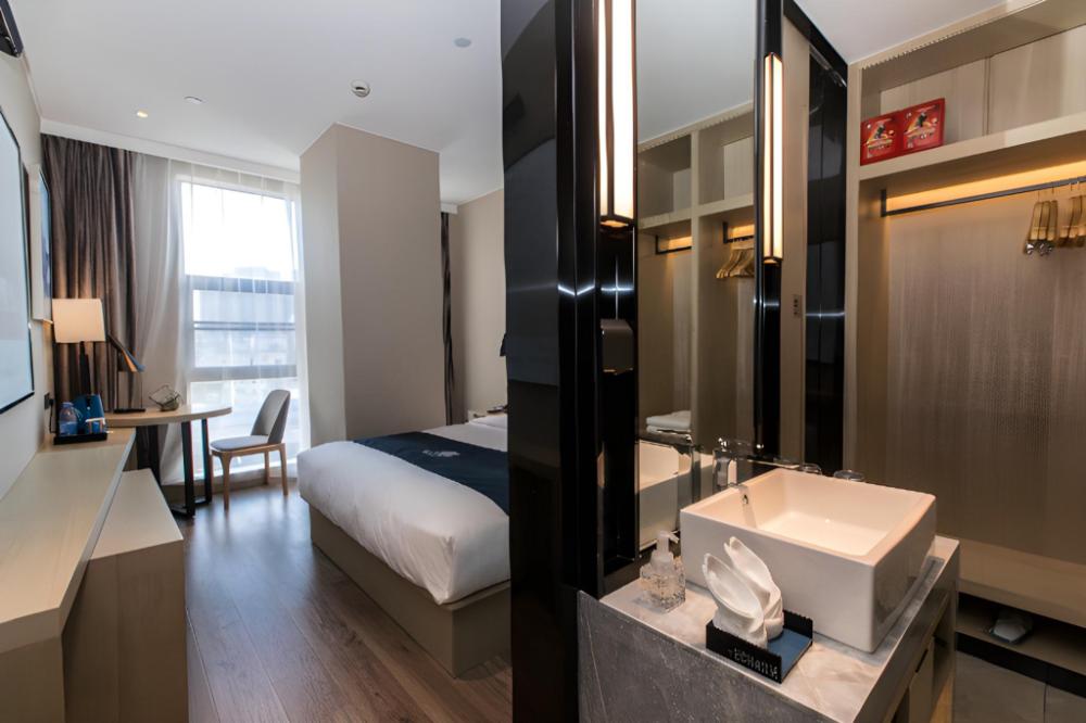 echarm hotel hefei changjiang xi road qilitang metro station