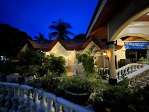 reddoorz plus gracey dive resort dumaguete