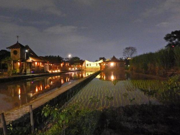 alamanda family villas and pool