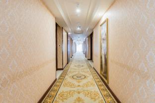 Vienna Hotel (Gaozhou Chengdong Passenger Station),,3 star