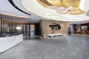 Home Inns (Xianning Yinquan Avenue Hot Spring Branch),,2 star