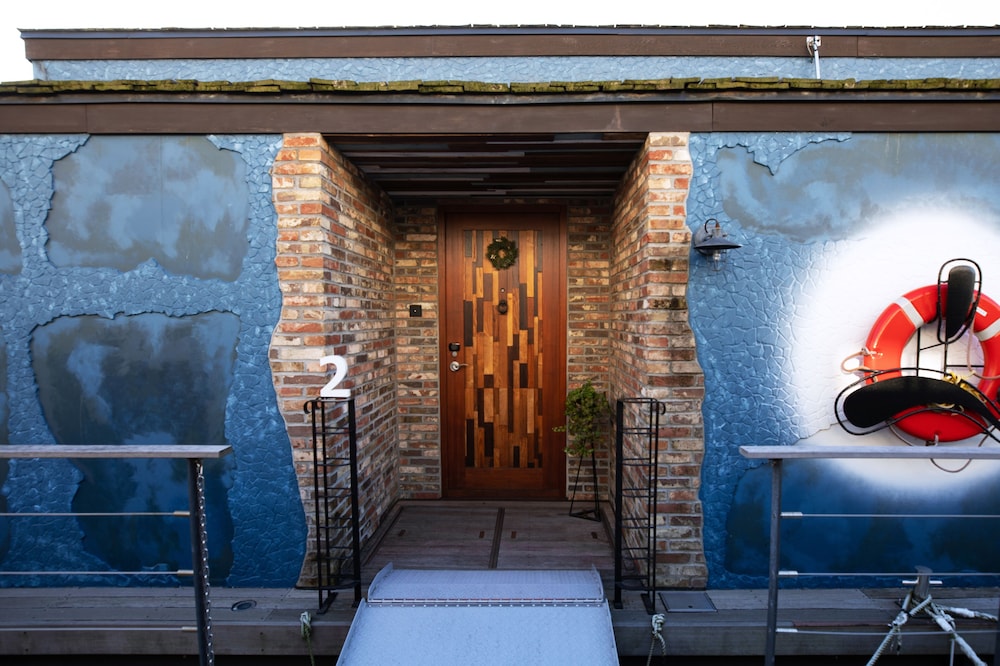 petals tokyo floating hotel