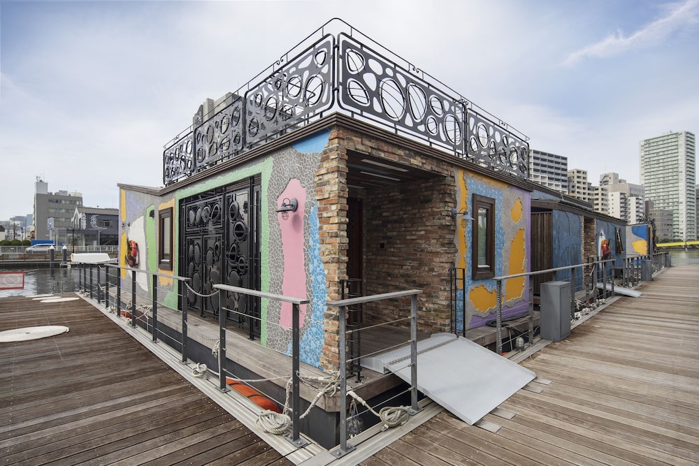 petals tokyo floating hotel