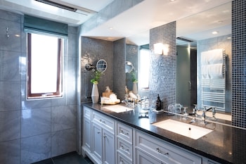 petals tokyo floating hotel