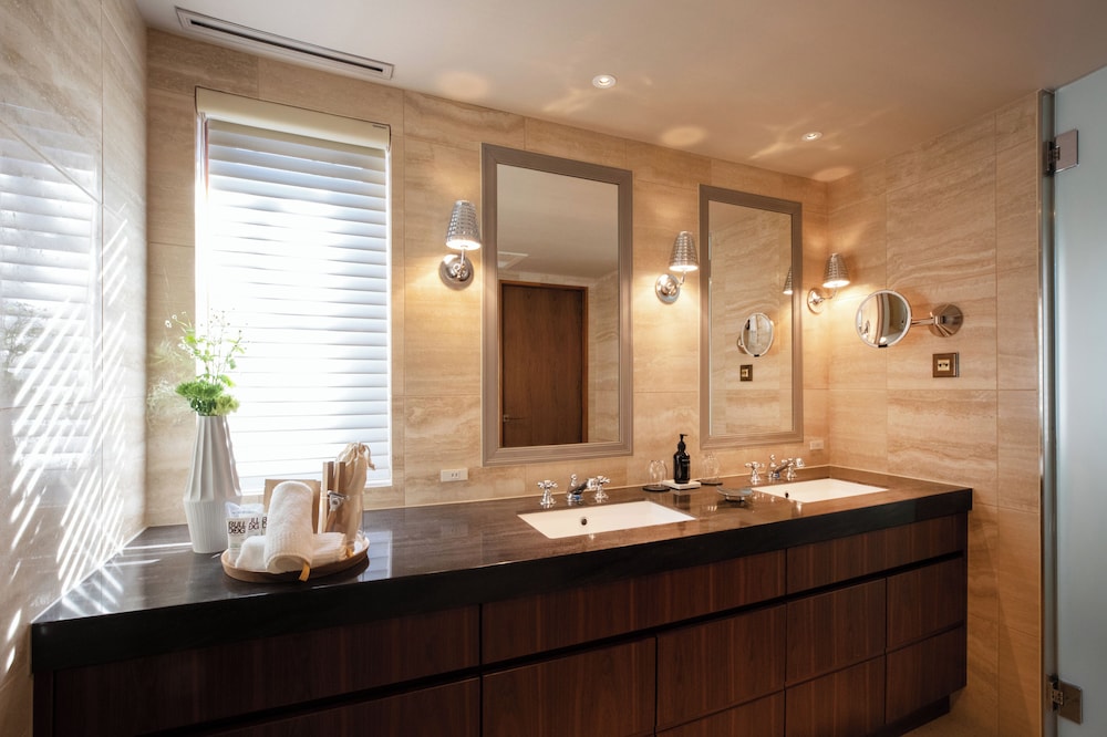 petals tokyo floating hotel