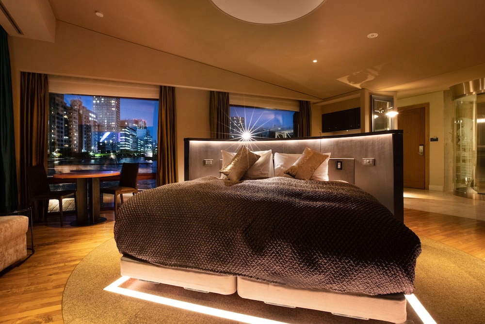 petals tokyo floating hotel