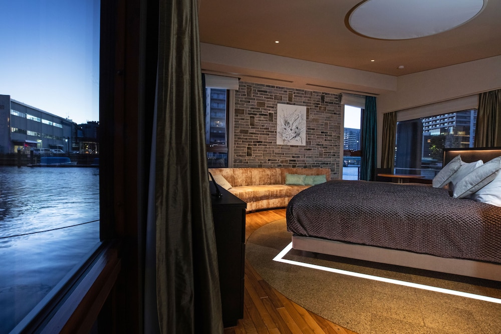 petals tokyo floating hotel