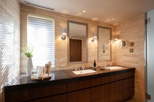 petals tokyo floating hotel