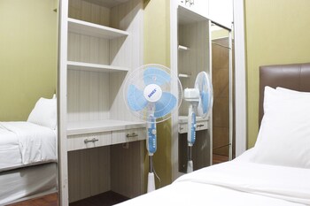 Parquette 2Br Gateway Ahmad Yani Cicadas Apartment,,0 star