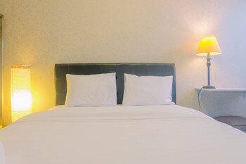 new furnished studio apartment at gunung putri square