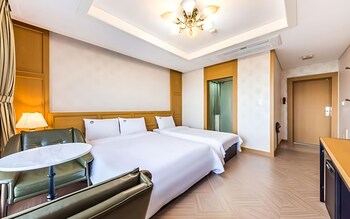 gangneung gyeongpodae la mer hotel