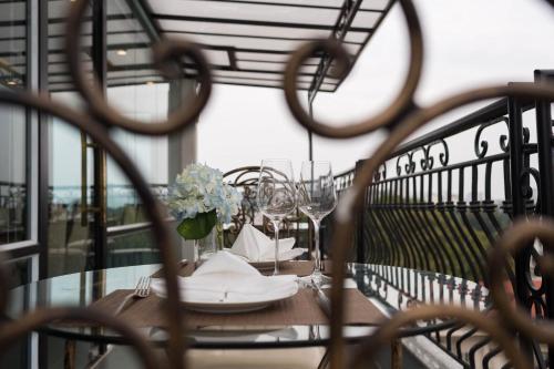 hanoi bonsella hotel