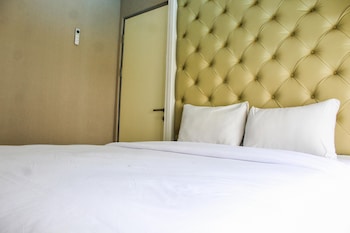 luxurious 3br m town apartment