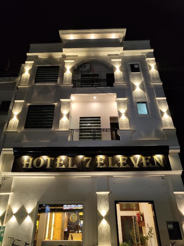 hotel 7 eleven