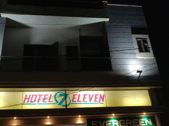 hotel 7 eleven