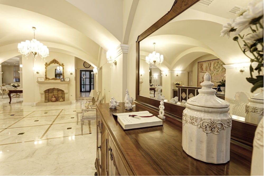 ionia suites