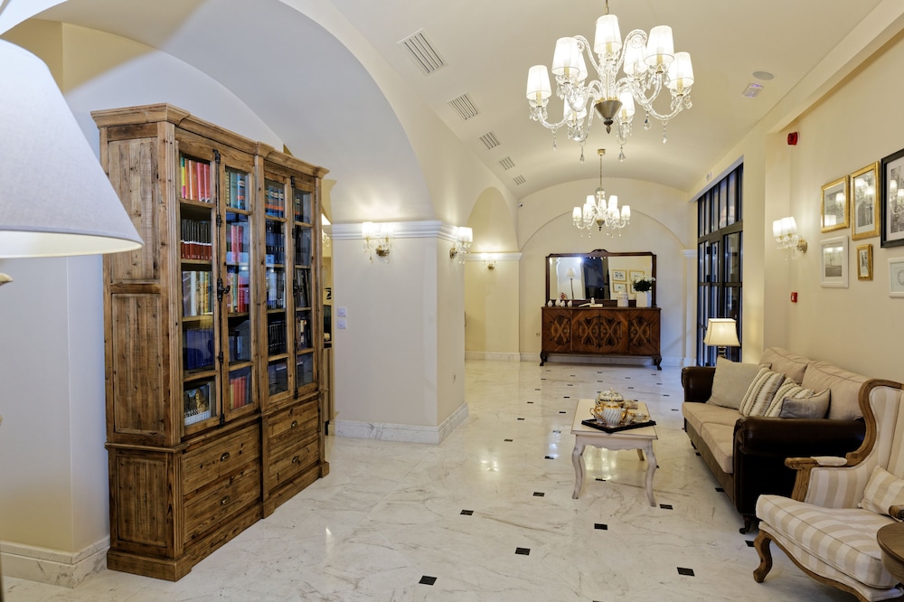 ionia suites