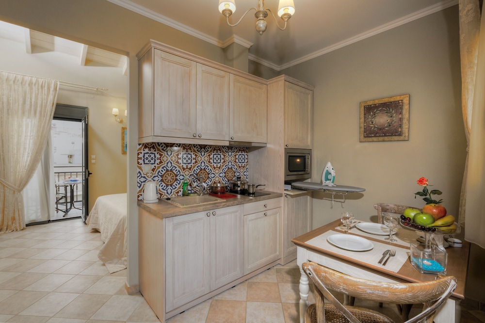 Ionia Suites,Malia>>Crete,4 star