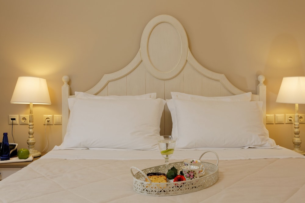 Ionia Suites,Malia>>Crete,4 star