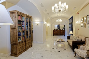 ionia suites